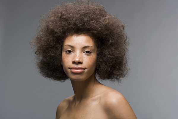 爆炸式发型黑人美女图片
