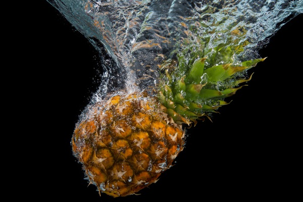 水中菠萝