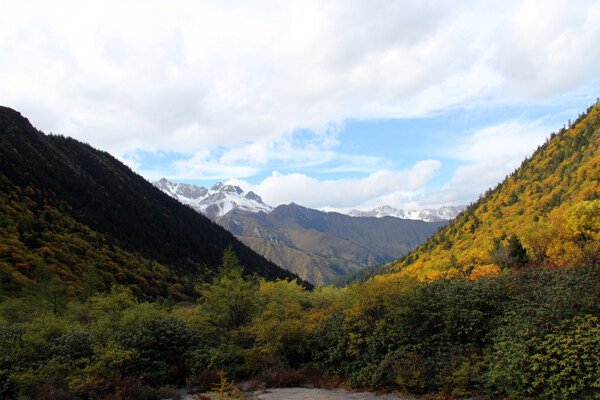 山峰雪山风景图片