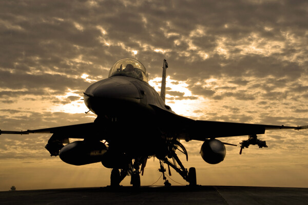 F18飞机图片