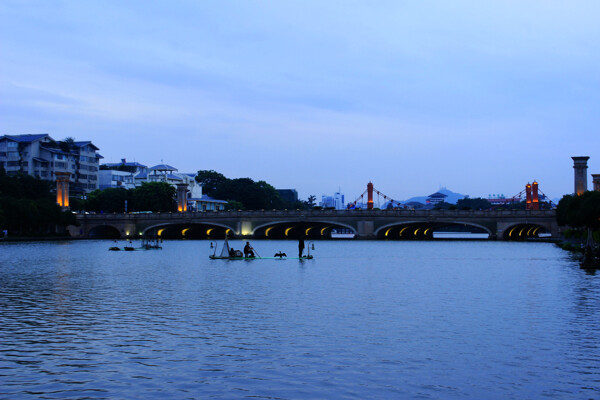 桂林观漪桥黄昏景观图片