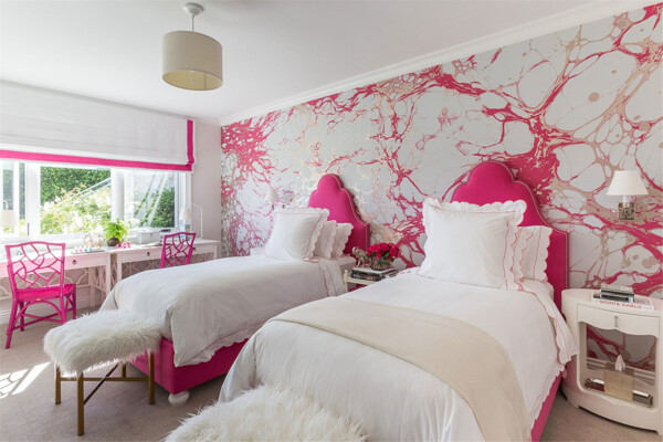 粉红色背景墙卧室装修效果图