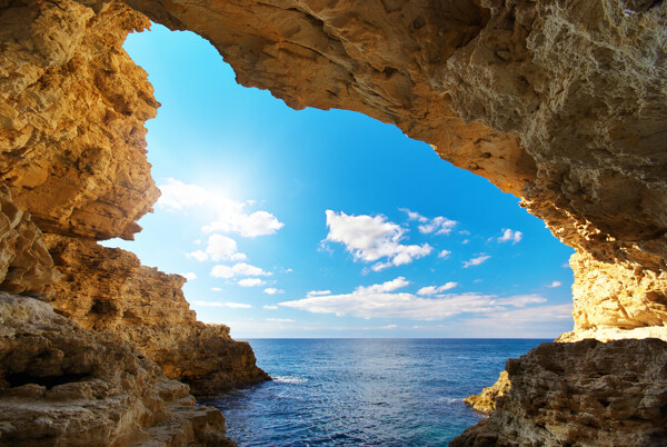 大海海岛洞穴自然风光图片