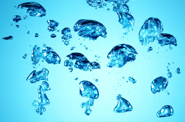 蓝色背景与水滴图片