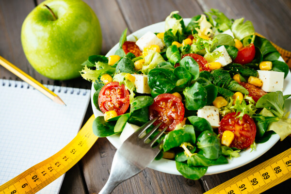 健康蔬菜食品与尺图片