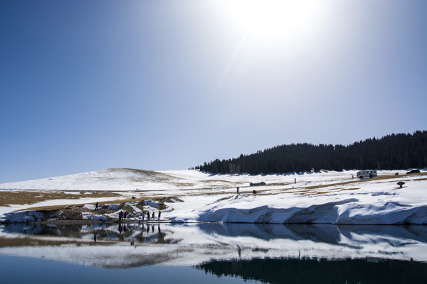 冬日里的赛里木湖