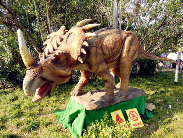 温州龙港恐龙图片