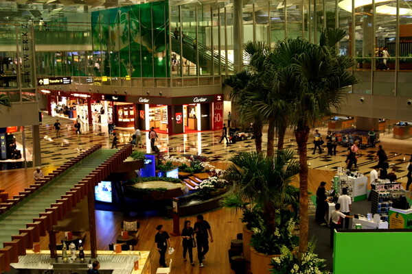 新加坡樟宜国际机场候机大厅商场部图片