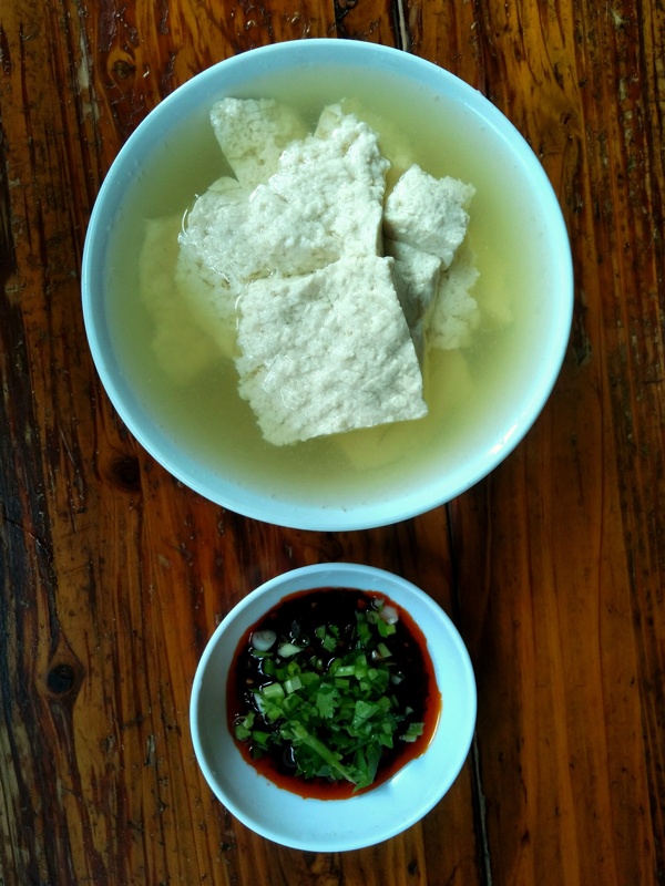豆花饭水豆腐蘸料特色美食图片