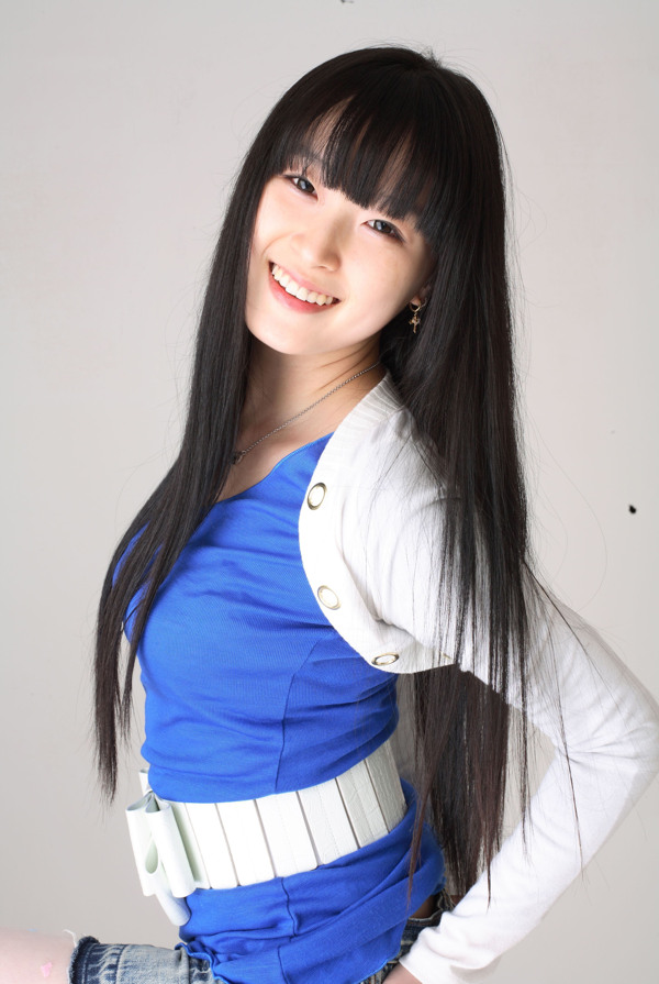 微笑的长发性感韩国美女图片