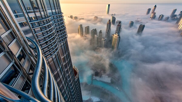 城市高楼建筑云雾风景