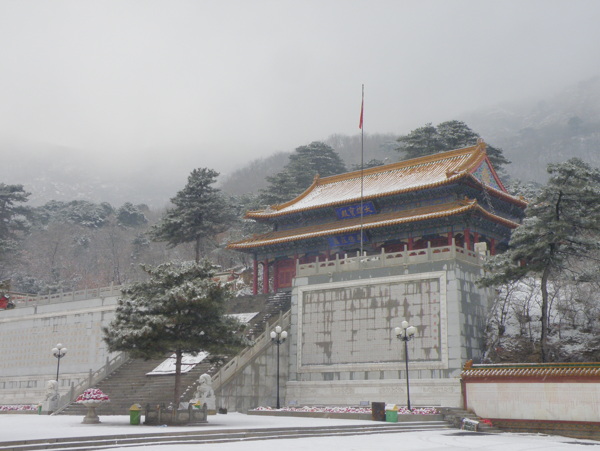 青岩寺风光雪景图片