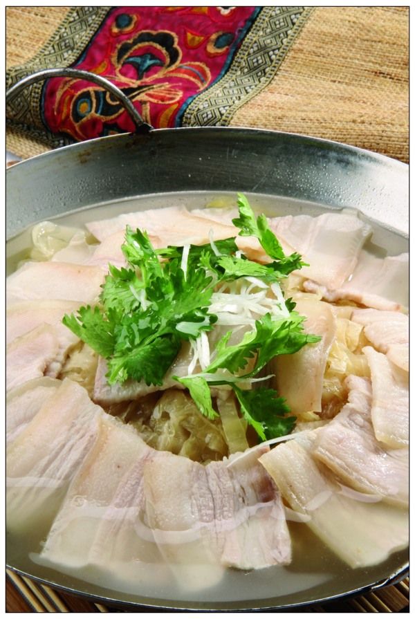 锅仔酸菜汆白肉图片
