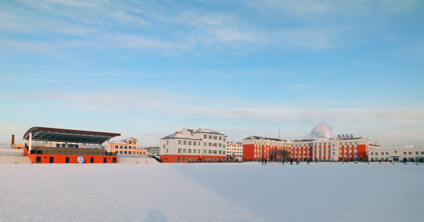 校园建筑楼冬景图片