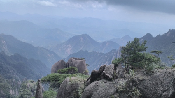 叠叠高山图片