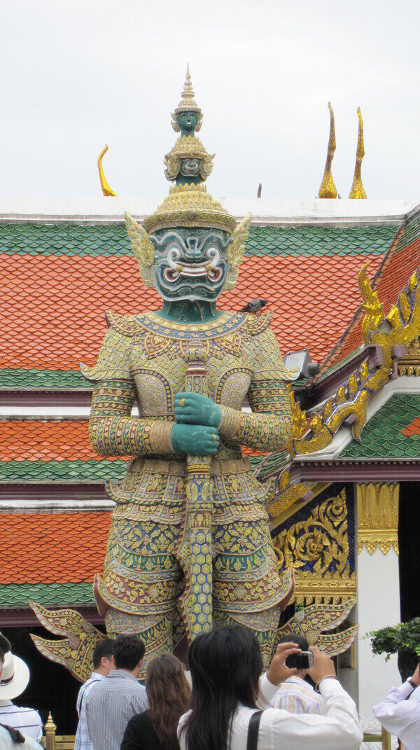 泰国皇宫玉佛寺内神像图片