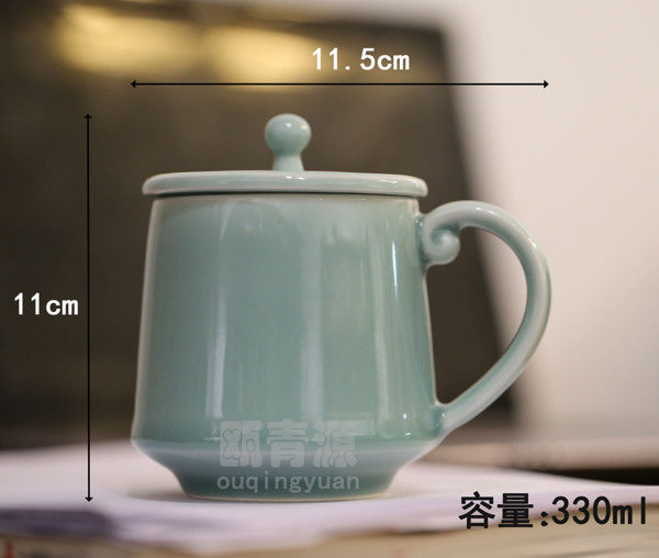 青瓷茶杯图片
