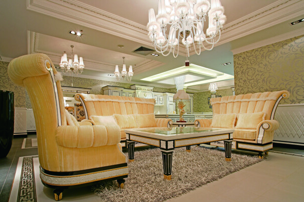 欧式客厅浅黄色沙发装修效果图