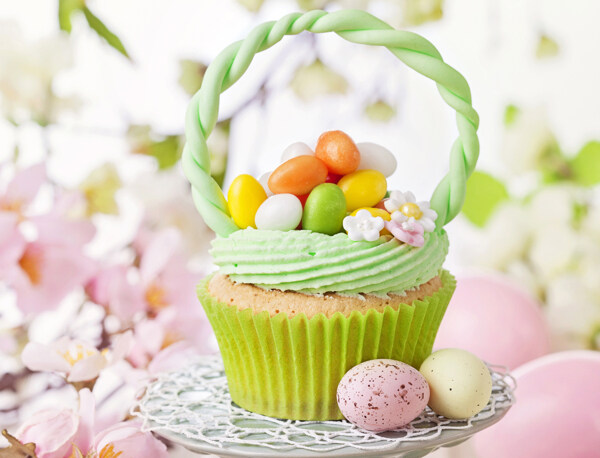 复活节蛋糕与彩蛋图片