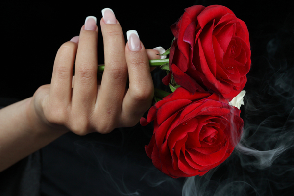 玫瑰烟雾美容美甲图片