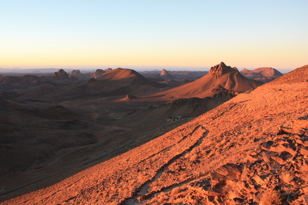 撒哈拉沙漠的彩霞图片