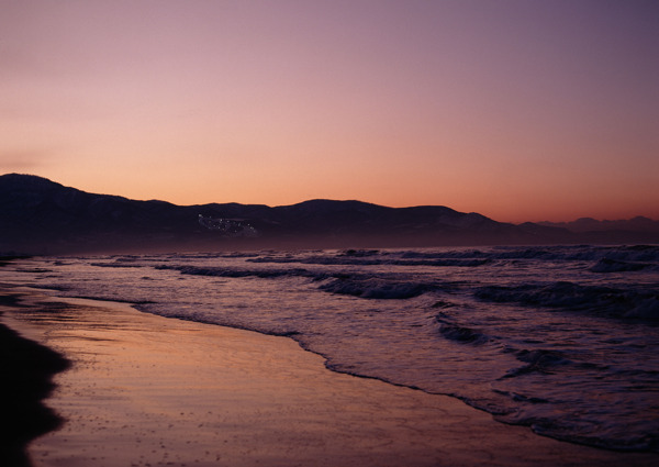 黄昏下海滩图片