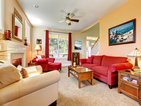 简易客厅红色沙发设计家装效果图