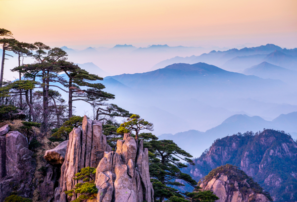 黄山旅游风景松树日出图片